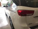 Kia Sedona 2.2L DATH 2018 - Cần bán gấp Kia Sedona 2.2L DATH năm sản xuất 2018, màu trắng