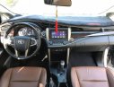 Toyota Innova   V  2017 - Cần bán lại xe Toyota Innova V năm 2017, màu bạc 