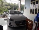 Hyundai Elantra   2017 - Cần bán Hyundai Elantra năm 2017, màu trắng, xe nhà chạy kỹ full option