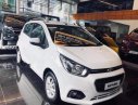 Chevrolet Spark 2018 - Bán Chevrolet Spark năm sản xuất 2018, màu trắng, giá chỉ 389 triệu