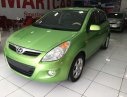 Hyundai i20 2011 - Cần bán gấp Hyundai i20 đời 2011 màu xanh lục, giá chỉ 350 triệu, xe nhập