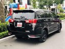Toyota Innova  Venturer  2017 - Cần bán Toyota Innova Venturer đời 2017, màu đen mới chạy 5.600 km