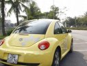 Volkswagen Beetle 2015 - Bán Volkswagen Beetle đời 2015, màu vàng, xe nhập còn mới, giá tốt