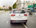 Volkswagen Tiguan   2017 - Bán ô tô Volkswagen Tiguan All Space sản xuất năm 2017, màu trắng, nhập khẩu, có xe giao ngay, khuyễn mãi khủng tháng 11