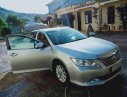 Toyota Camry  2.0E   2013 - Bán ô tô Toyota Camry 2.0E đời 2013, màu bạc, nhập khẩu nguyên chiếc chính chủ