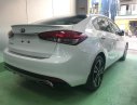 Kia Cerato 1.6 AT 2017 - Cần bán Kia Cerato 1.6 AT năm sản xuất 2017, màu trắng, giá tốt