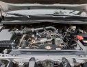Toyota Innova E MT 2017 - Cần bán lại xe Toyota Innova năm 2017 màu bạc, giá 699 triệu