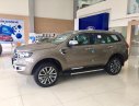 Ford Everest Titanium 2018 - Bán Ford Everest 2.0L 4x4 Titanium AT đời 2018, màu ghi vàng nhập khẩu tại Hà Giang