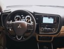Mitsubishi Outlander CVT Primiump 2018 - Cần bán Mitsubishi Outlander CVT Primiump sản xuất năm 2018, màu đỏ 