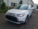 Mitsubishi Outlander 2.0 2018 - Bán xe Mitsubishi Outlander 2.0 giá tốt nhất miền Trung, màu trắng, LH Yến: 0968.660.828