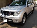 Nissan Navara LE MT  2011 - Cần bán Nissan Navara LE sản xuất năm 2011, màu bạc MT 2 cầu