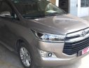 Toyota Innova V 2017 - Bán Toyota Innova V đời 2017, màu đồng