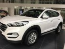 Hyundai Tucson  2.0 2018 - Bán Tucson full xăng trắng, xe giao ngay trước tết, giá km hấp dẫn kèm quà tặng có giá trị lên đến 20tr - LH: 0903175312