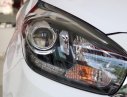 Kia Rondo GAT 2018 - Cần bán Kia Rondo GAT năm sản xuất 2018, màu trắng, 669 triệu