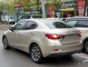 Mazda 2 2015 - Bán Mazda 2 năm sản xuất 2015, màu vàng