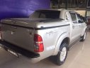 Toyota Hilux 4x4 MT 2013 - Cần bán Toyota Hilux 4x4 MT 2013, màu bạc, nhập khẩu nguyên chiếc xe gia đình