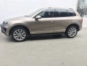 Volkswagen Touareg 3.6 AT 2016 - Nhà đi cần bán Volkwagen Touareg 3.6 AT gầm cao, mới đi 14.600km. Xe lái mạnh, đã, đầm chắc, bao test hãng, tặng bảo hiểm