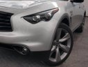 Infiniti QX70   2016 - Cần tiền bán gấp xe Infiniti QX70 2016, xe màu bạc