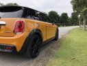 Mini Cooper 2016 - Bán xe Mini Cooper đời 2017, màu vàng, nhập khẩu