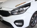 Kia Rondo 2.0MT 2018 - Cần bán Kia Rondo 2.0MT năm sản xuất 2018, màu trắng