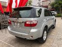 Toyota Fortuner 2.7AT 2009 - Cần bán Toyota Fortuner 2.7AT sản xuất năm 2009, màu bạc còn mới