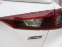 Mazda 3 1.5 AT 2016 - Cần bán xe Mazda 3 1.5 AT sản xuất 2016, màu trắng chính chủ, 615 triệu