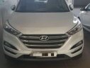 Hyundai Tucson 2016 - Cần bán gấp Hyundai Tucson đời 2016, màu trắng, xe nhập như mới, 860tr