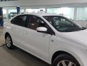 Volkswagen Polo 2015 - Cần bán Volkswagen Polo năm 2015, màu trắng, xe đi ít giữ gìn