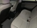Hyundai Elantra 2017 - Chính chủ bán xe Hyundai Elantra năm 2017, màu trắng, nhập khẩu