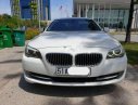 BMW 5 Series  528i  2010 - Cần bán BMW 5 Series 528i sản xuất năm 2010, màu trắng, xe còn mới tinh