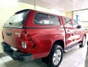 Toyota Hilux E 2016 - Cần bán Toyota Hilux E 2016 ít sử dụng, xe còn rất mới, giá chỉ 565 triệu