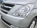 Hyundai Starex 2.5 MT 2010 - Bán Starex đăng ký 2010, 9 chỗ, màu bạc, máy xăng 100km 10 lít, xe nhà xài kĩ không chạy