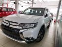 Mitsubishi Outlander 2.0 CVT 2019 - Bán xe Mitsubishi Outlander 2.0 CVT đời 2019, màu trắng, giá 807tr