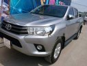 Toyota Hilux 2017 - Cần bán lại xe Toyota Hilux đời 2017, màu bạc, nhập khẩu nguyên chiếc
