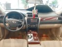 Toyota Camry 2.0E 2014 - Cần bán lại xe Toyota Camry 2.0E 2014, màu bạc số tự động