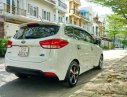 Kia Rondo 2016 - Cần bán lại xe Kia Rondo đời 2016, màu trắng xe gia đình, giá chỉ 587 triệu