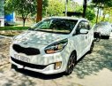 Kia Rondo 2016 - Cần bán lại xe Kia Rondo đời 2016, màu trắng xe gia đình, giá chỉ 587 triệu
