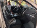 Mitsubishi Pajero Sport 2.4D 4x2 AT 2018 - Bán xe Mitsubishi Pajero Sport 2.4D 4x2 AT đời 2018, màu trắng, xe có sẵn, giao ngay