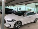 Hyundai Elantra 1.6 AT 2017 - Bán xe Hyundai Elantra 1.6 AT đời 2017, màu trắng chính chủ