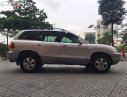 Hyundai Santa Fe Gold  2004 - Bán ô tô Hyundai Santa Fe Gold đời 2004, màu bạc, keo chỉ nguyên zin