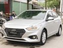 Hyundai Accent 1.4 MT 2018 - Cần bán lại xe Hyundai Accent 1.4 MT đời 2018, màu bạc số sàn, giá chỉ 490 triệu