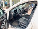 Mazda 3 2017 - Cần bán lại xe Mazda 3 sản xuất 2017, màu trắng xe gia đình