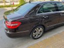 Mercedes-Benz E class E300 2010 - Bán xe Mercedes E300 2010 màu nâu giá 770tr và Camry 2.5Q 2012 trắng, giá 780tr