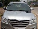 Toyota Innova  MT 2016 - Bán Toyota Innova 2016, số sàn, xe gia đình đi hơn 6 vạn