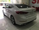 Hyundai Elantra GLS 2017 - Bán Hyundai Elantra sản xuất 2017, màu trắng, 625 triệu