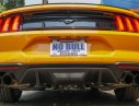 Ford Mustang Ecoboost 2.3L 2019 - Bán ô tô Ford Mustang Ecoboost 2.3L năm 2019, màu vàng, nhập khẩu nguyên chiếc