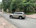 Toyota Highlander LE 2014 - Bán ô tô Toyota Highlander LE đời 2014, màu vàng, nhập khẩu nguyên chiếc