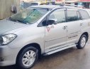 Toyota Innova V 2010 - Cần bán lại xe Toyota Innova V 2010, màu bạc xe gia đình 