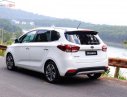 Kia Rondo GAT 2019 - Cần bán xe Kia Rondo GAT năm sản xuất 2019, màu trắng, giá chỉ 699 triệu