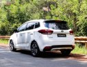 Kia Rondo GAT 2019 - Cần bán xe Kia Rondo GAT năm sản xuất 2019, màu trắng, giá chỉ 699 triệu